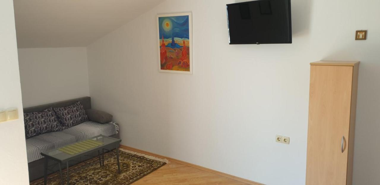 Apartment Roglic Раб Екстер'єр фото