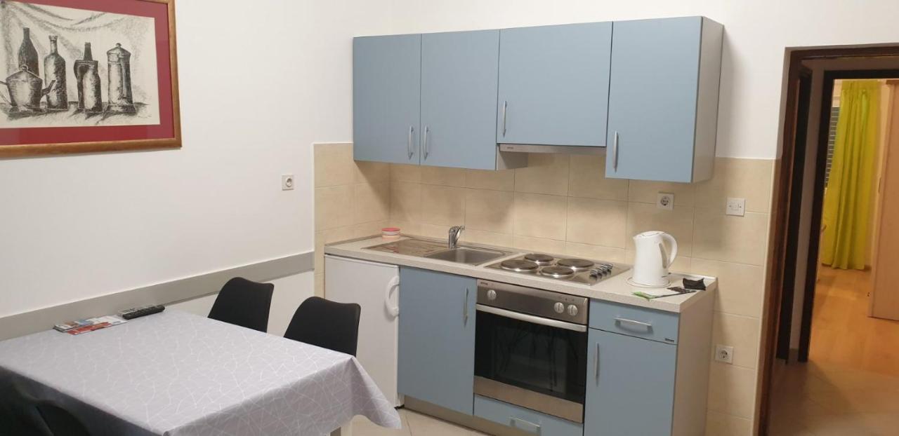 Apartment Roglic Раб Екстер'єр фото